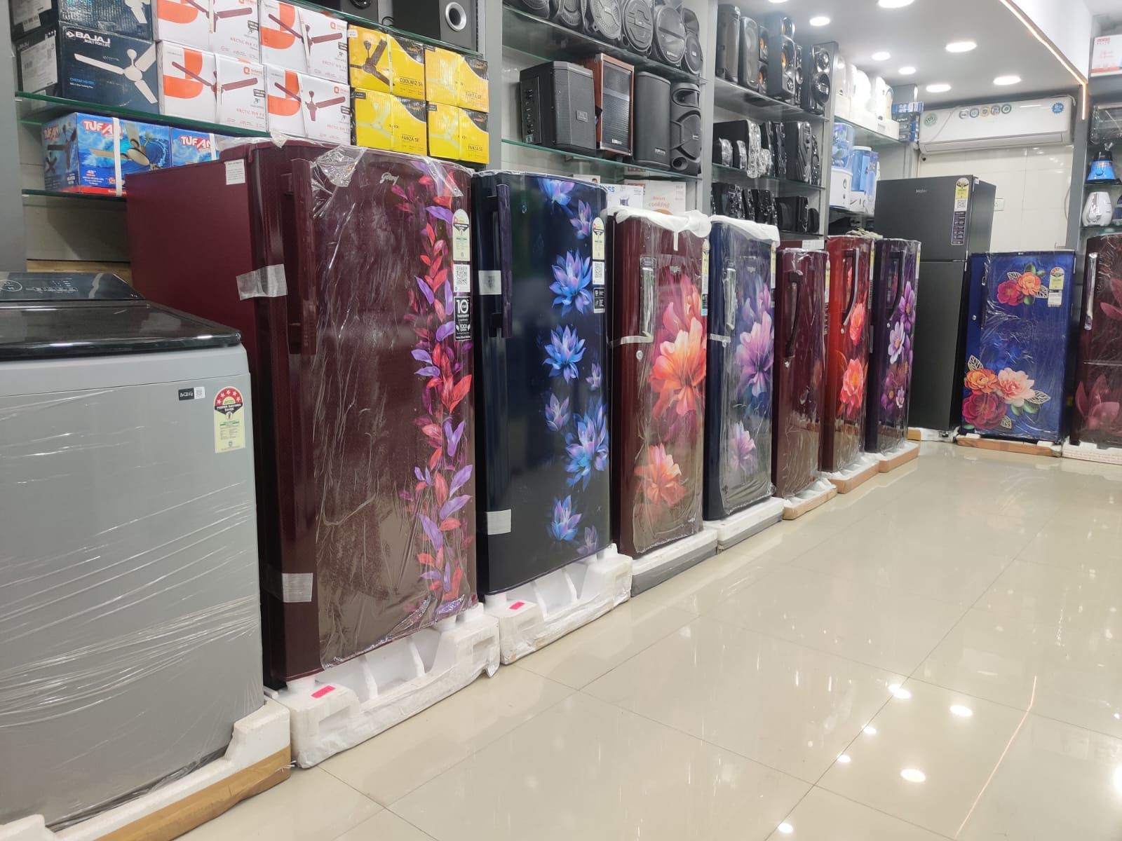 Ezzi Electronics Interior